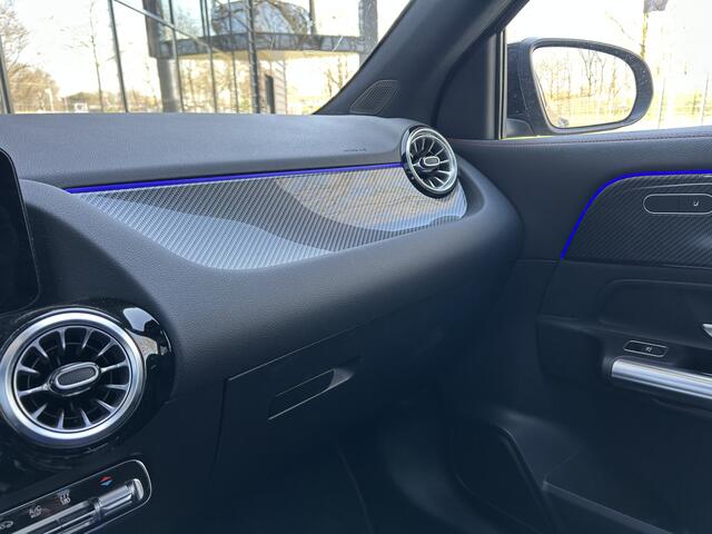 Mercedes-Benz GLA-KLASSE 250e AMG // Panoramadak // Magno Grijs // Carplay // Keyless Entry // Sfeerverlichting // Multibeam LED /? 20 inch