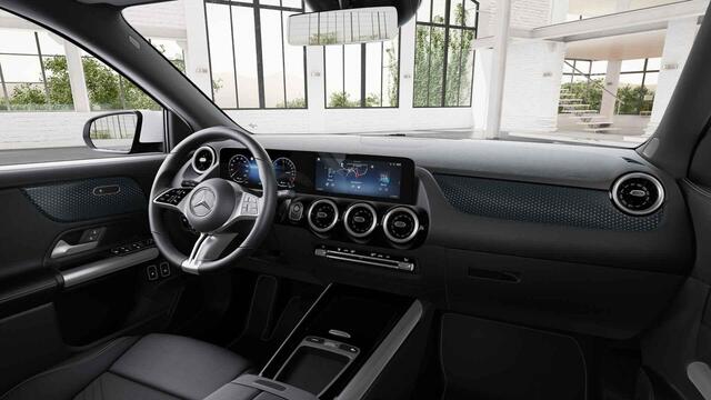 Mercedes-Benz GLA-KLASSE 250 e Luxury Line | Verwarmd stuur | Elektrische achterklep | Widescreen cockpit |