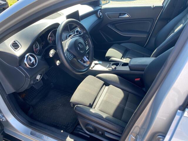 Mercedes-Benz GLA-KLASSE 180 | Automaat | Navi | Clima | A-Camera | Trekhaak | Elec. A-Klep |
