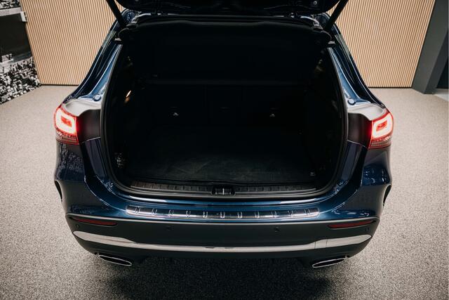 Mercedes-Benz GLA-KLASSE 180 d Business Solution AMG Vol uitgevoerde GLA 180D