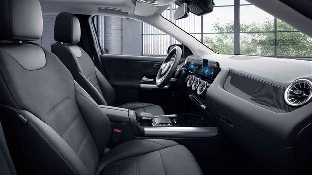 Mercedes-Benz GLA-KLASSE 250 e AMG Line | Panoramadak | AMG | Multibeam | 360 camera |
