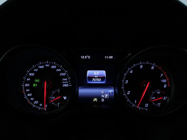 Mercedes-Benz GLA-KLASSE 180 Business Solution Style | Keyless Go | Stoelverwarming | Parkeerpakket met Camera | LED | Cruise Controle | Inclusief 24 maanden Mercedes-Benz Certified garantie voor Europa.