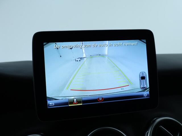 Mercedes-Benz GLA-KLASSE 180 Business Solution Style | Keyless Go | Stoelverwarming | Parkeerpakket met Camera | LED | Cruise Controle | Inclusief 24 maanden Mercedes-Benz Certified garantie voor Europa.
