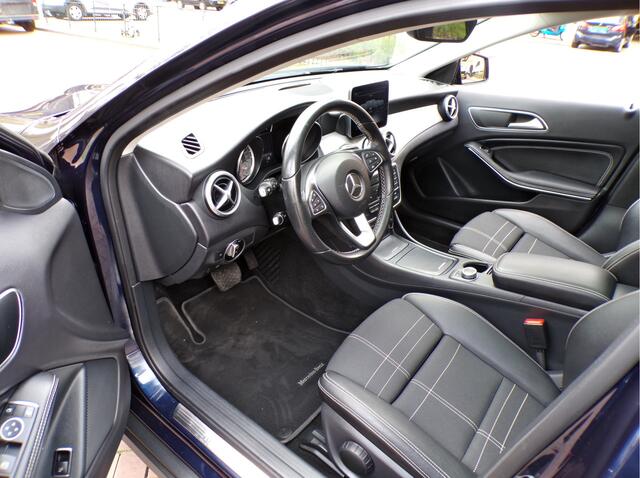 Mercedes-Benz GLA-KLASSE 180 Ambition NL AUTO NAP/PANORAMADAK.....