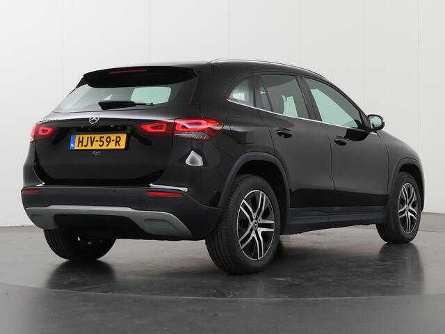 Mercedes-Benz GLA-KLASSE 250 e Luxury Line | Distronic | Achteruitrijcamera | Keyless | Sfeerverlichting |