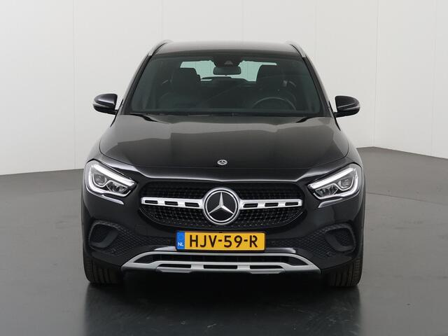 Mercedes-Benz GLA-KLASSE 250 e Luxury Line | Distronic | Achteruitrijcamera | Keyless | Sfeerverlichting |