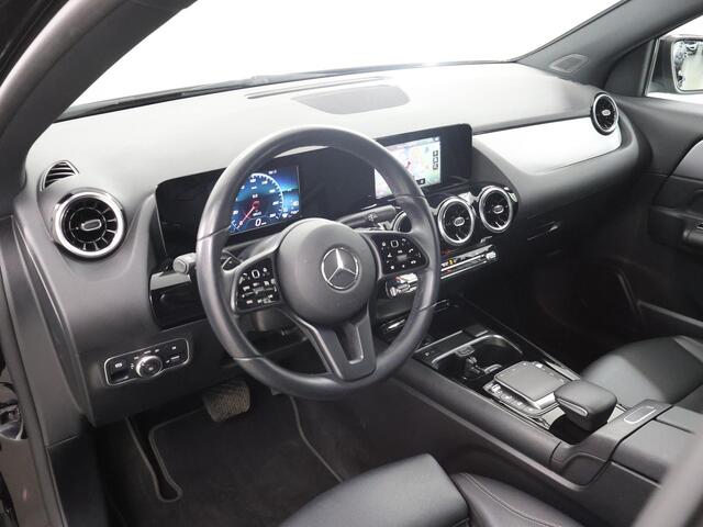 Mercedes-Benz GLA-KLASSE 250 e Luxury Line | Distronic | Achteruitrijcamera | Keyless | Sfeerverlichting |