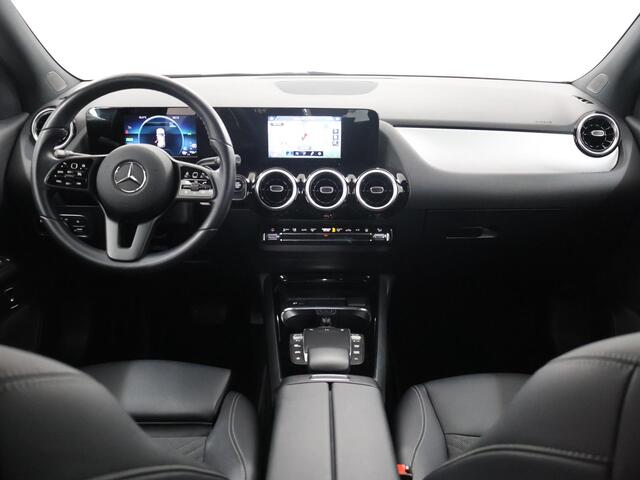 Mercedes-Benz GLA-KLASSE 250 e Luxury Line | Distronic | Achteruitrijcamera | Keyless | Sfeerverlichting |