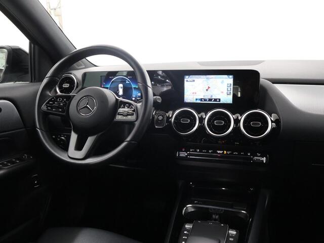 Mercedes-Benz GLA-KLASSE 250 e Luxury Line | Distronic | Achteruitrijcamera | Keyless | Sfeerverlichting |