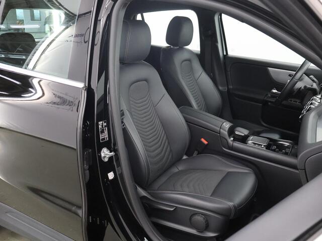 Mercedes-Benz GLA-KLASSE 250 e Luxury Line | Distronic | Achteruitrijcamera | Keyless | Sfeerverlichting |