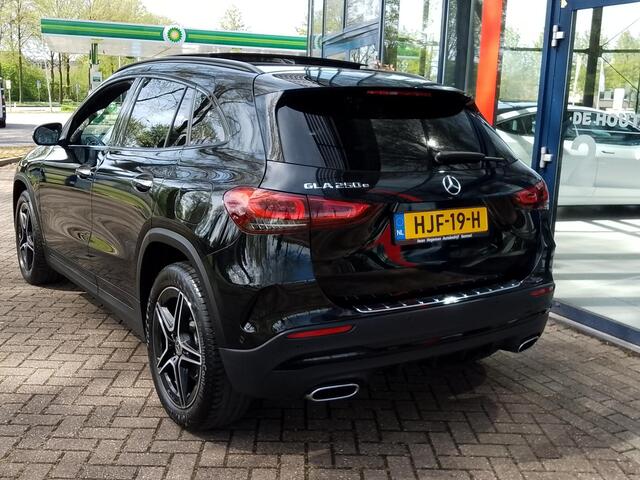 Mercedes-Benz GLA-KLASSE 250 e AMG Line | Panodak | Leer | Navi | LM Velgen | Cruise Control | PDC + Camera