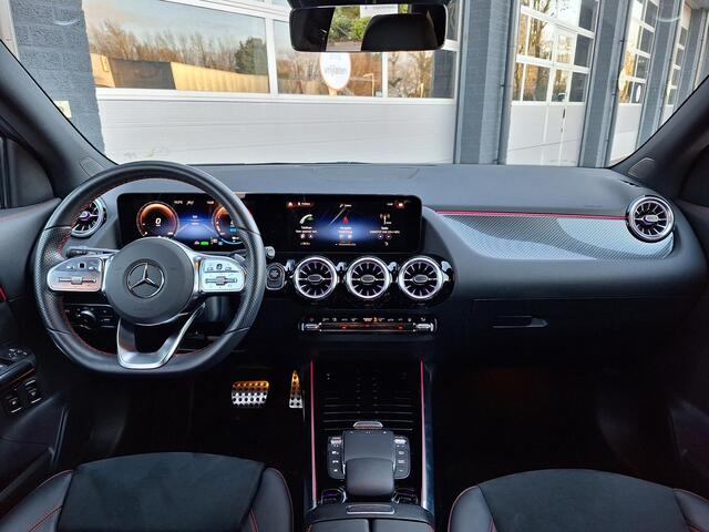 Mercedes-Benz GLA-KLASSE 250 e | Rijassistentie+ | Trekhaak | AMG | Multibeam LED | Night pakket | Achteruitrijcamera | Elektrische achterklep