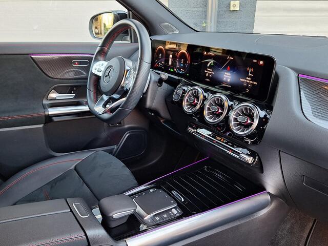 Mercedes-Benz GLA-KLASSE 250 e | Rijassistentie+ | Trekhaak | AMG | Multibeam LED | Night pakket | Achteruitrijcamera | Elektrische achterklep