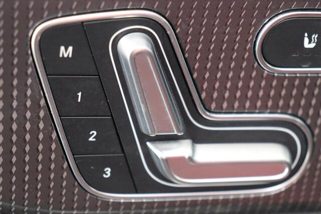 Mercedes-Benz GLA-KLASSE 250e Business Solution Luxury Limited | Panoramadak | Adaptive cruise | Trekhaak | Leder | Stoelverwarming | Matrix LED | Memory | Camera | Navigatie | Park Assist | Sfeerverlichting