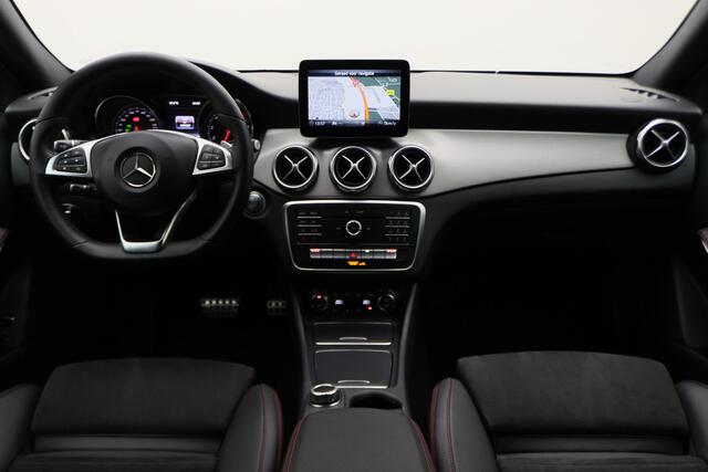 Mercedes-Benz GLA-KLASSE 180 Business Solution AMG Automaat