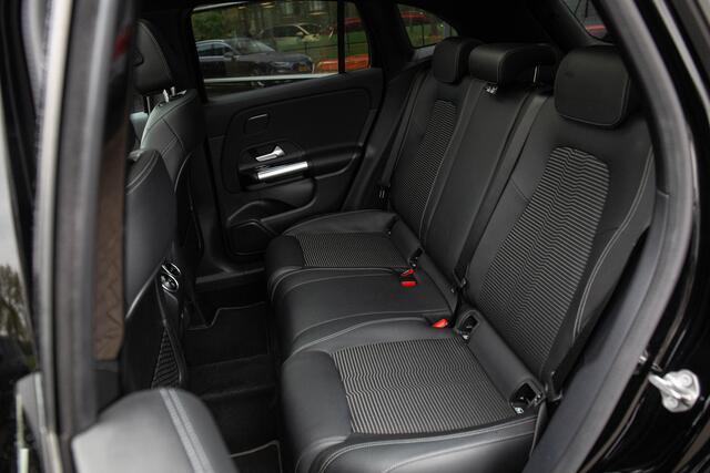 Mercedes-Benz GLA-KLASSE 250 e AMG Line , Pano dak, Sfeerverlichting, Virtual cockpit,