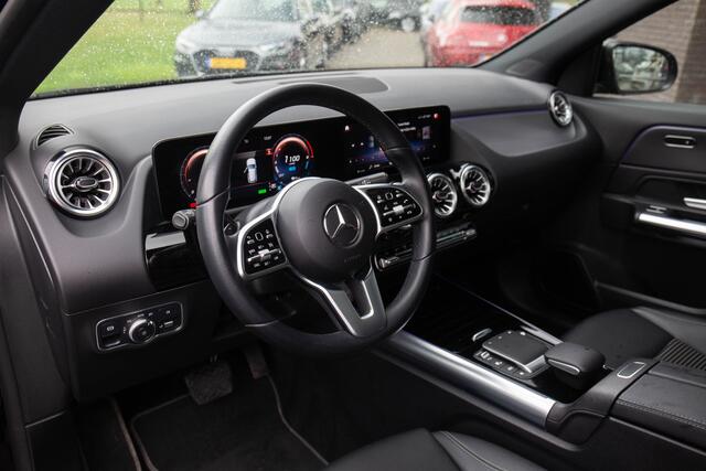Mercedes-Benz GLA-KLASSE 250 e AMG Line , Pano dak, Sfeerverlichting, Virtual cockpit,