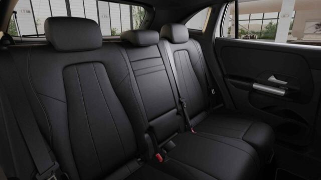 Mercedes-Benz GLA-KLASSE 250 e Luxury Line | Panoramadak | Trekhaak | Night pakket | Apple carplay |