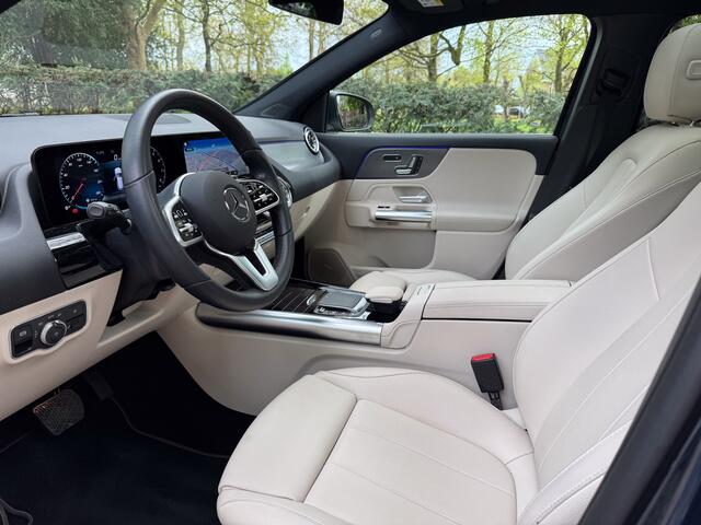Mercedes-Benz GLA-KLASSE 180, Burmeister, Memory, Pano