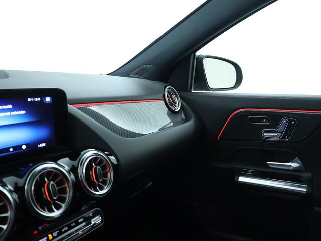 Mercedes-Benz GLA-KLASSE 180 Business Solution AMG | Sfeerverlichting | Panoramadak | Elektrische Stoelen | Inclusief 24 maanden MB Certified garantie voor Europa.