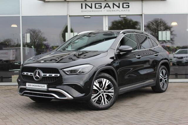 Mercedes-Benz GLA-KLASSE 250 e Luxury Line | Trekhaak | Pano | Distronic |