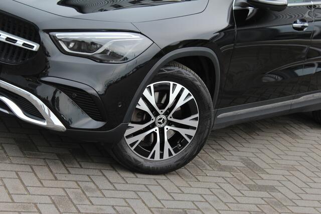 Mercedes-Benz GLA-KLASSE 250 e Luxury Line | Trekhaak | Pano | Distronic |