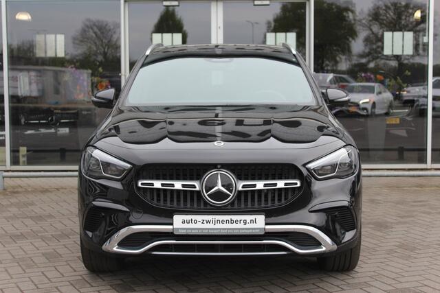 Mercedes-Benz GLA-KLASSE 250 e Luxury Line | Trekhaak | Pano | Distronic |