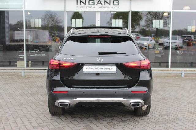 Mercedes-Benz GLA-KLASSE 250 e Luxury Line | Trekhaak | Pano | Distronic |