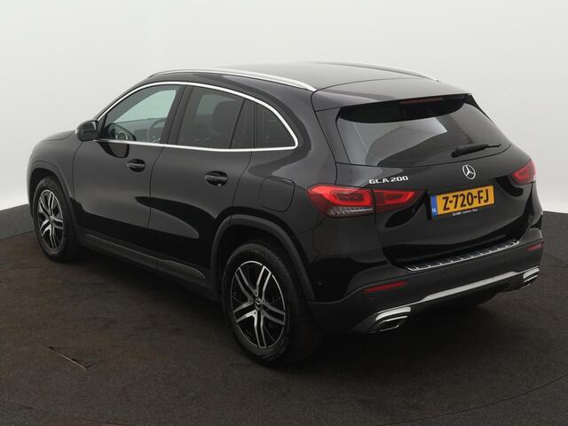 Mercedes-Benz GLA-KLASSE 200 Business Line 1/2-LEER CAMERA NAVI