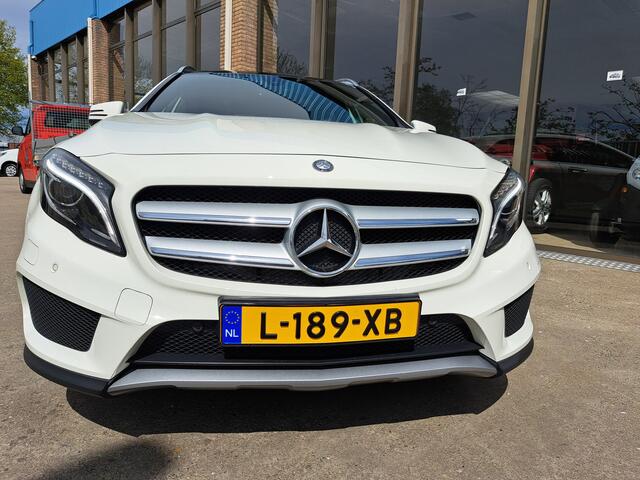 Mercedes-Benz GLA-KLASSE 250 Prestige AMG Panoramadak 20 Inch velgen Navigatie Alcantara