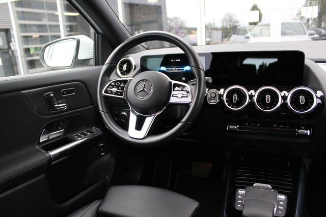 Mercedes-Benz GLA-KLASSE 200 Progressive | Trekhaak | Memory | 360° |