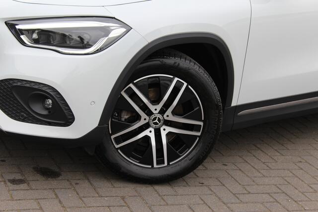 Mercedes-Benz GLA-KLASSE 200 Progressive | Trekhaak | Memory | 360° |