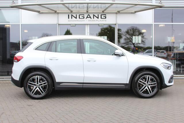 Mercedes-Benz GLA-KLASSE 200 Progressive | Trekhaak | Memory | 360° |