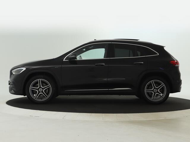 Mercedes-Benz GLA-KLASSE 250 e AMG-Line Phev | Panorama Schuif-Kanteldak | Memory stoelen | Dodehoek assist | Multibeam LED | Inclusief 24 maanden MB Certified garantie voor Europa.