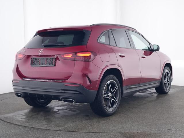Mercedes-Benz GLA-KLASSE 250 e AMG Face Lift Plug-In Hybride AMG Line | Night Pakket | 360° camera | Sfeerverlichting | Ledkoplampen. Inclusief 24 maanden MB Certified garantie voor Europa.