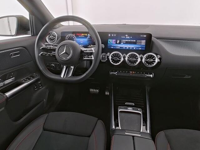 Mercedes-Benz GLA-KLASSE 250 e AMG Face Lift Plug-In Hybride AMG Line | Night Pakket | 360° camera | Sfeerverlichting | Ledkoplampen. Inclusief 24 maanden MB Certified garantie voor Europa.