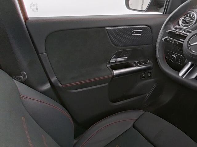 Mercedes-Benz GLA-KLASSE 250 e AMG Face Lift Plug-In Hybride AMG Line | Night Pakket | 360° camera | Sfeerverlichting | Ledkoplampen. Inclusief 24 maanden MB Certified garantie voor Europa.