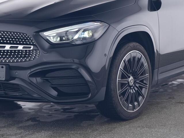 Mercedes-Benz GLA-KLASSE 250 e AMG Face Lift Plug-In Hybride AMG Line Premium Plus | Panorama Schuif-Kanteldak | Night Pakket | Distronic | Stuur en Stoelverwarming | Inclusief 24 maanden MB Certified garantie voor Europa.