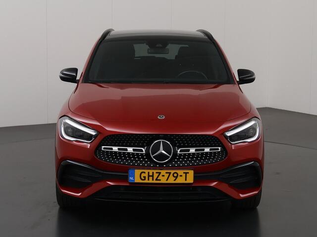 Mercedes-Benz GLA-KLASSE 250 e AMG Premium Plus | Ele. verstelbare stoelen + Geheugen | Panoramadak | Camera | WideScreen | Sfeerverlichting | Ele. bedienbaar kofferdeksel |
