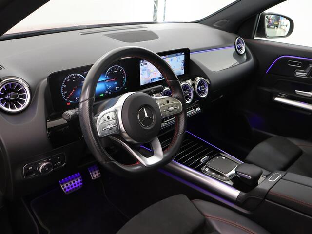 Mercedes-Benz GLA-KLASSE 250 e AMG Premium Plus | Ele. verstelbare stoelen + Geheugen | Panoramadak | Camera | WideScreen | Sfeerverlichting | Ele. bedienbaar kofferdeksel |