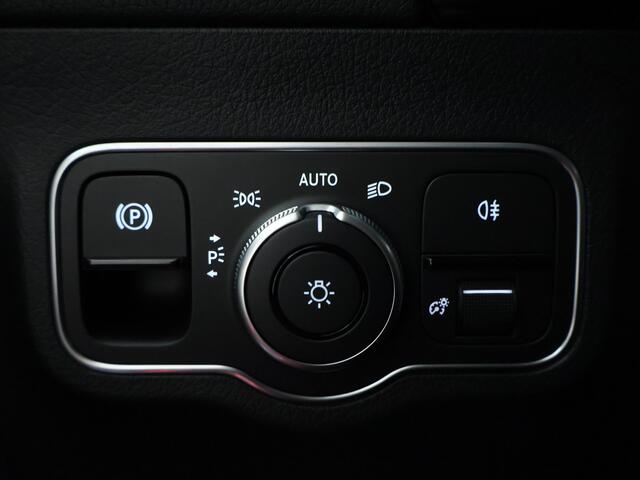 Mercedes-Benz GLA-KLASSE 180 Business Solution AMG | Trekhaak | Nightpakket | Parkeerpakket met achteruitrijcamera | EASY PACK achterklep | GUARD 360 ° Vehicle protection Plus | Keyless-Go comfortpakket | USB-pakket plus |