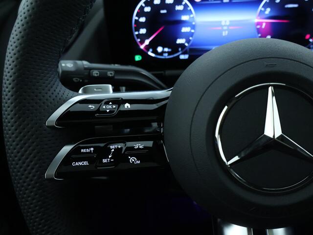 Mercedes-Benz GLA-KLASSE 180 Business Solution AMG | Trekhaak | Nightpakket | Parkeerpakket met achteruitrijcamera | EASY PACK achterklep | GUARD 360 ° Vehicle protection Plus | Keyless-Go comfortpakket | USB-pakket plus |
