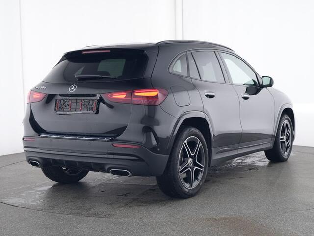Mercedes-Benz GLA-KLASSE 250 e AMG Face Lift Plug-In Hybride | AMG Line Premium Plus | Night Pakket | Panorama Schuif-Kanteldak | Memory Pakket voorstoelen | Inclusief 24 maanden MB Certified garantie voor Europa.