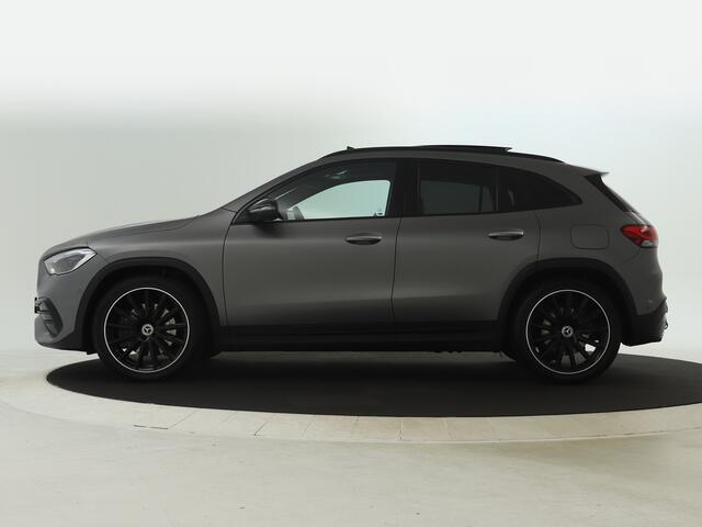 Mercedes-Benz GLA-KLASSE 250 AMG | 360°-camera | Panoramadak | Trekhaak | Sfeerverlichting | Elektrische Stoelen | Inclusief 24 maanden MB Certified garantie voor Europa.
