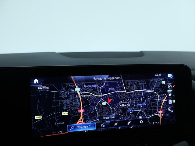 Mercedes-Benz GLA-KLASSE 250 AMG | 360°-camera | Panoramadak | Trekhaak | Sfeerverlichting | Elektrische Stoelen | Inclusief 24 maanden MB Certified garantie voor Europa.