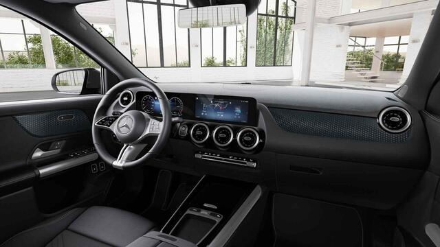 Mercedes-Benz GLA-KLASSE 250 e Luxury Line | Panoramadak | Trekhaak | Widescreen |