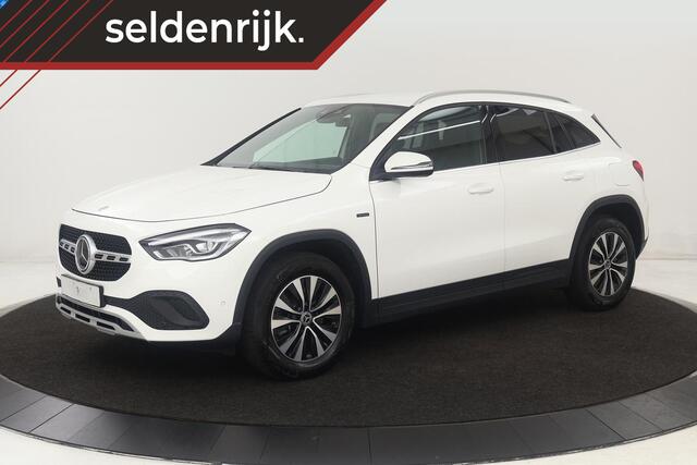 Mercedes-Benz GLA-KLASSE 250e Style | Adaptive cruise | Carplay | Stoelverwarming | Camera | Half leder | Full LED | Park Assist | Widescreen | Climate control