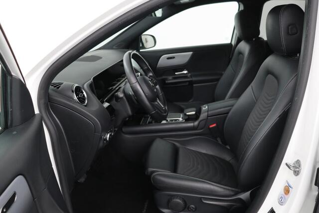 Mercedes-Benz GLA-KLASSE 250e Style | Adaptive cruise | Carplay | Stoelverwarming | Camera | Half leder | Full LED | Park Assist | Widescreen | Climate control