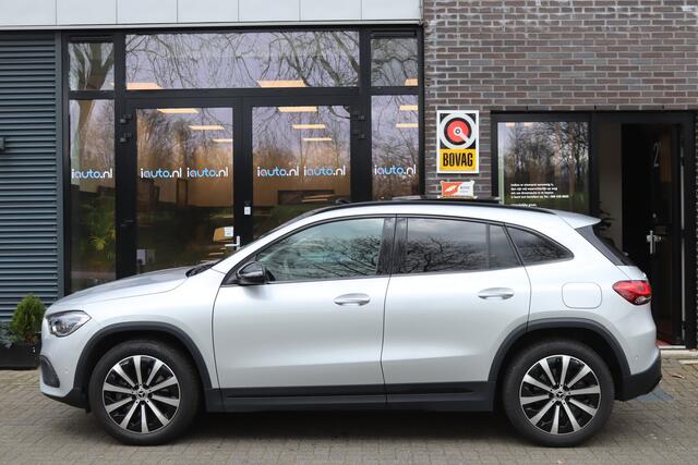 Mercedes-Benz GLA-KLASSE 250 e Progressive Night Pano/LED/Leder/Keyless/Camera/Elek. stoelen/Dodehoek/19"/Trekhaak wegkl.