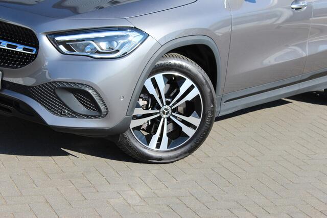 Mercedes-Benz GLA-KLASSE 250 e Luxury Line | 360° | Distronic | Carplay